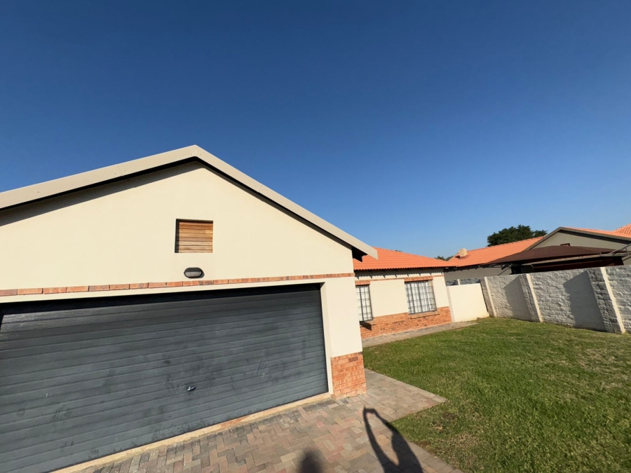 3 Bedroom Property for Sale in Waterkloof East North West